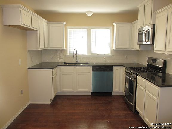 5th image of 7822 N McCullough Ave