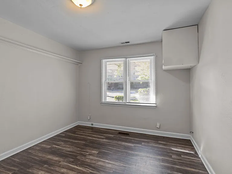 1708 W 48th St — Photo 10