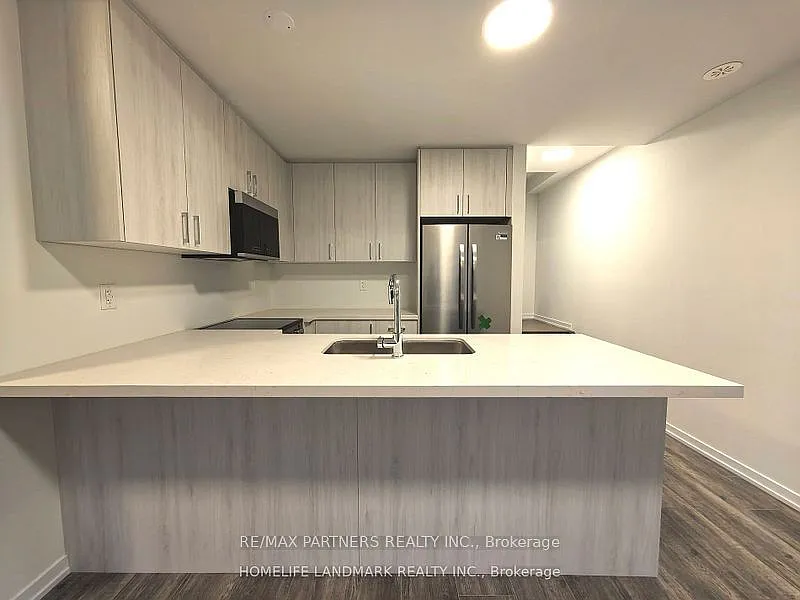 3 bed, $3,000 — Photo 4