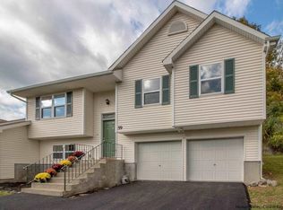 59 Red Maple Rd, Saugerties, NY 12477