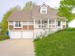 6402 Greenwood St, Shawnee, KS 66216