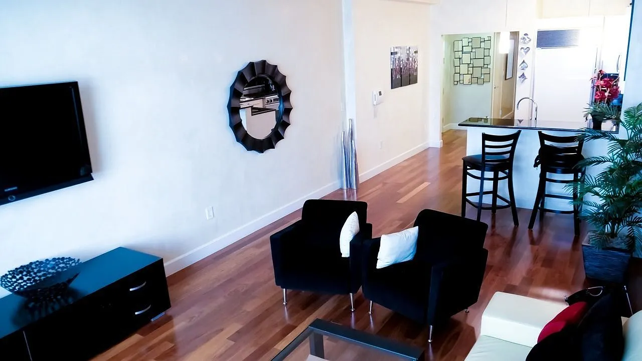 212 E 57th St APT 3C photo 1