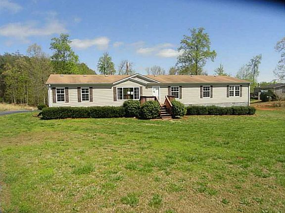 2nd image of 320 Shenandoah Dr