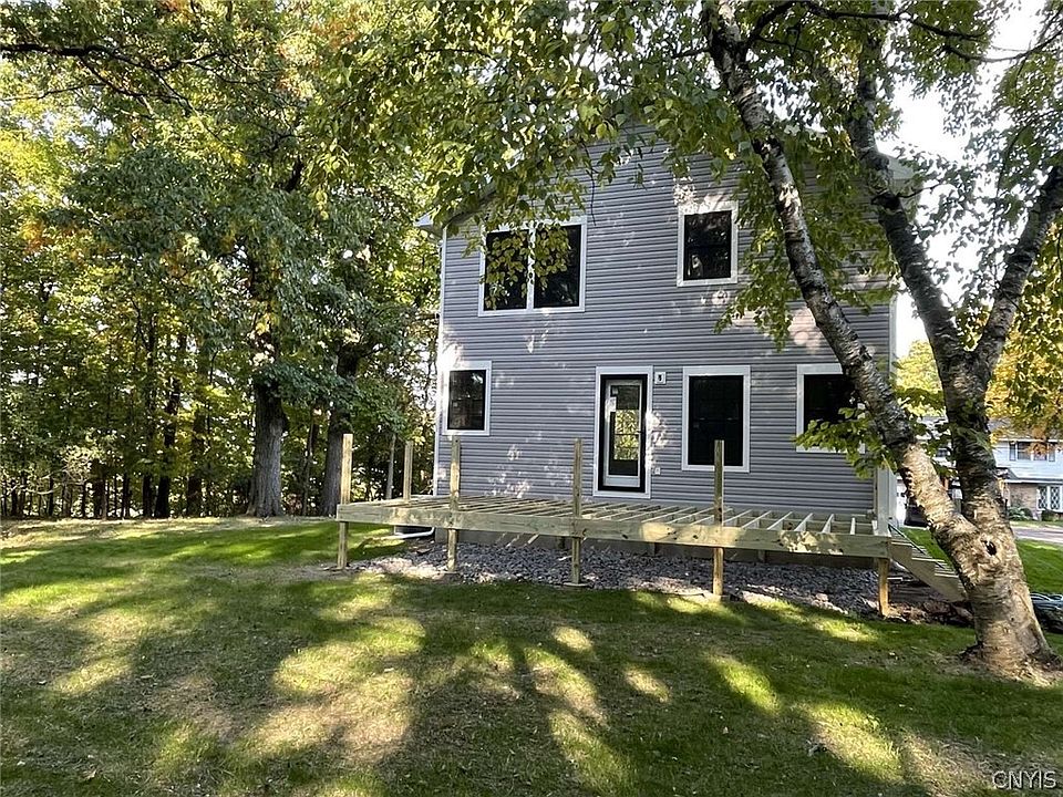 2nd image of 100 Wycliffe Rd