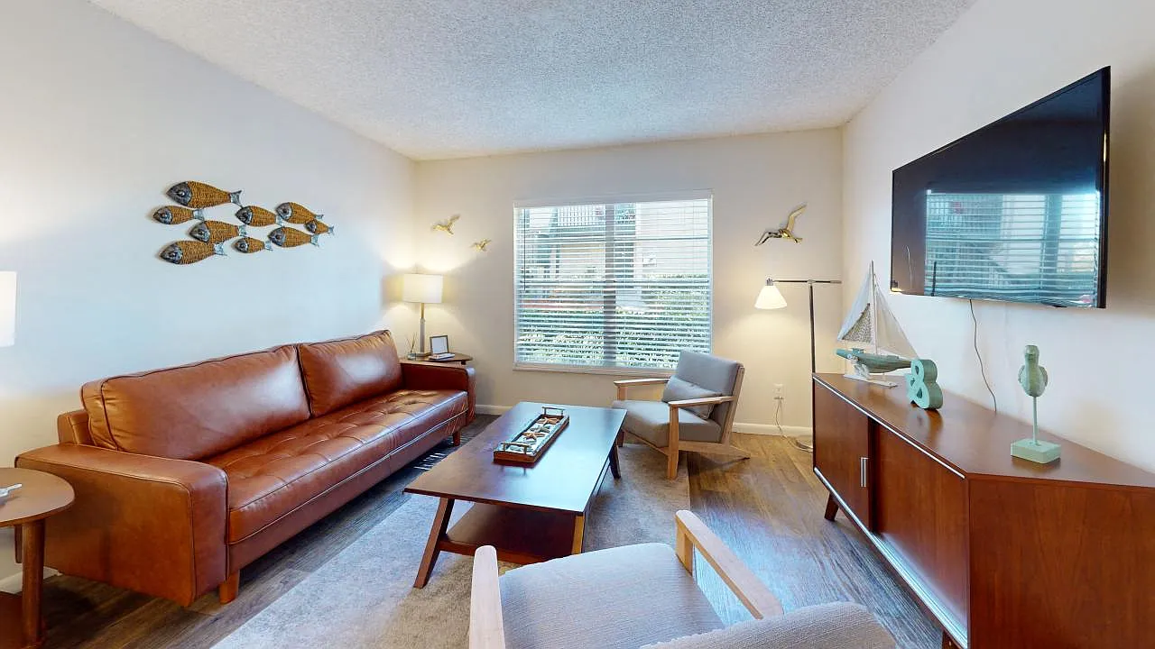 Somerset Apartments — Photo 4