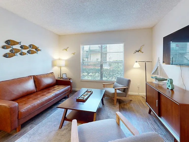 Somerset Apartments — Photo 4