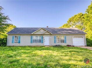 109 Arnold St, Locust Grove, GA 30248