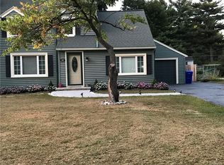 452 Weaver Rd, Webster, NY 14580