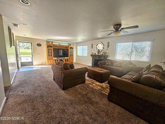 5th image of 1105 E Olive Ave