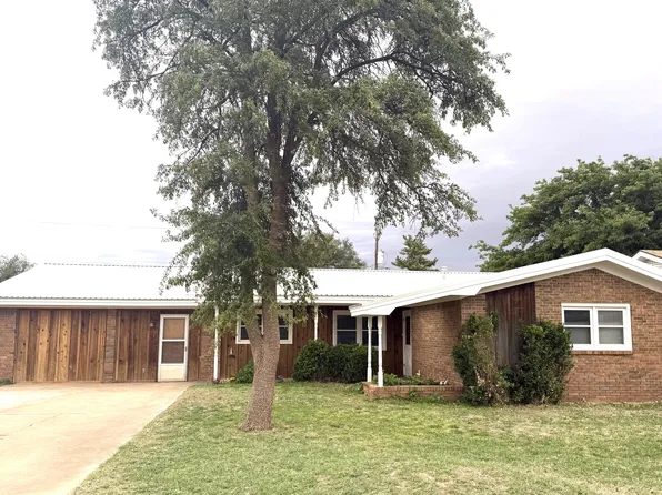 1380 W Lynn St, Slaton, TX 79364