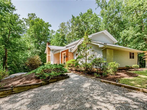 563 Cherry Hill Dr, Aylett, VA 23009