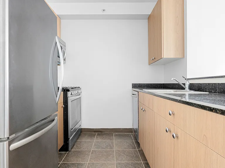 561 10th Ave #44G — Photo 7