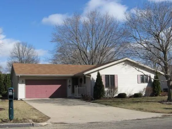 113 N 14th St, Oregon, IL 61061