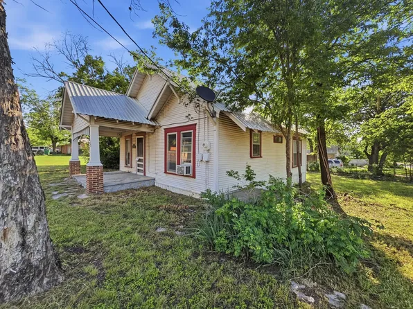 908 S Rice St, Hamilton, TX 76531