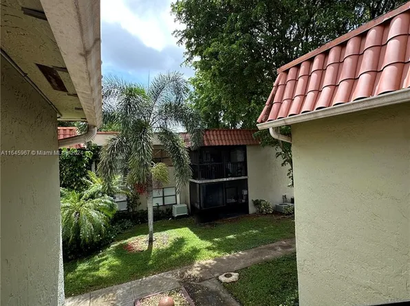 9720 Hammocks Blvd APT 204-37, Miami, FL 33196