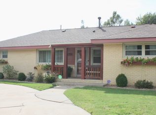 239 Cambridge Dr, Pratt, KS 67124