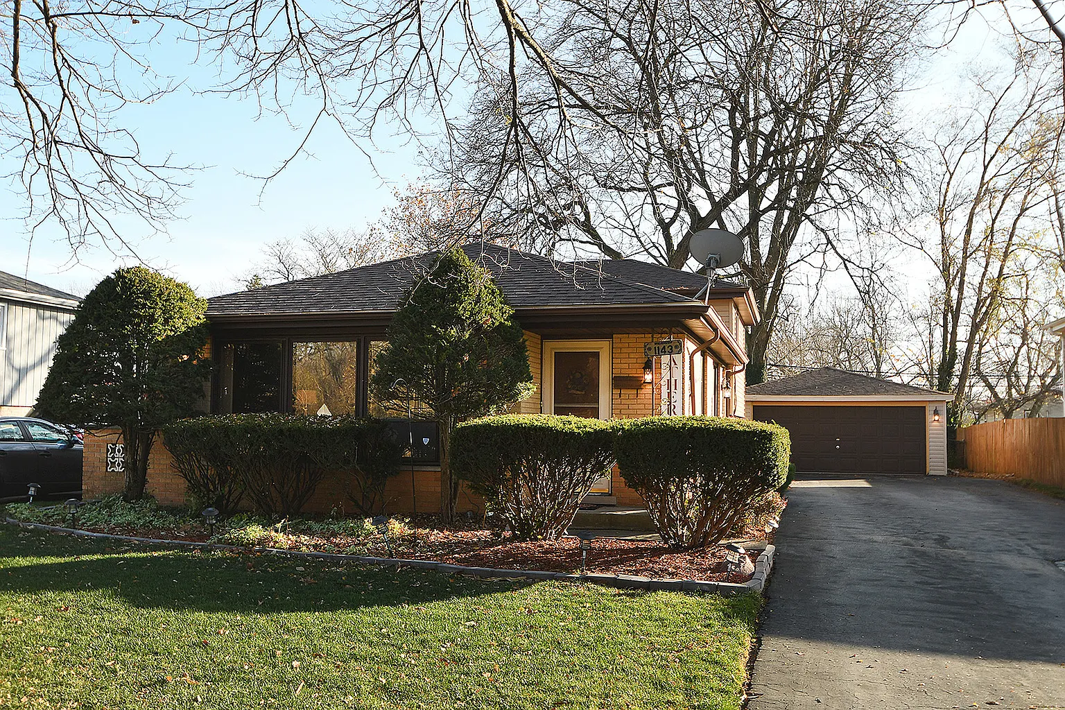 1143 Ridge Rd photo 1