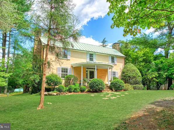 6675 Leeds Manor Rd, Marshall, VA 20115