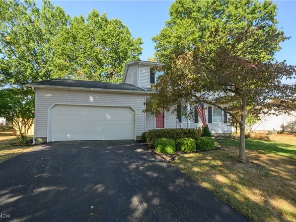 3270 Glenbrook Dr, Barberton, OH 44203