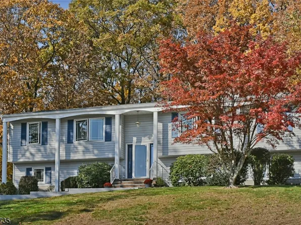 21 Alexandra Rd, Roxbury Twp., NJ 07850