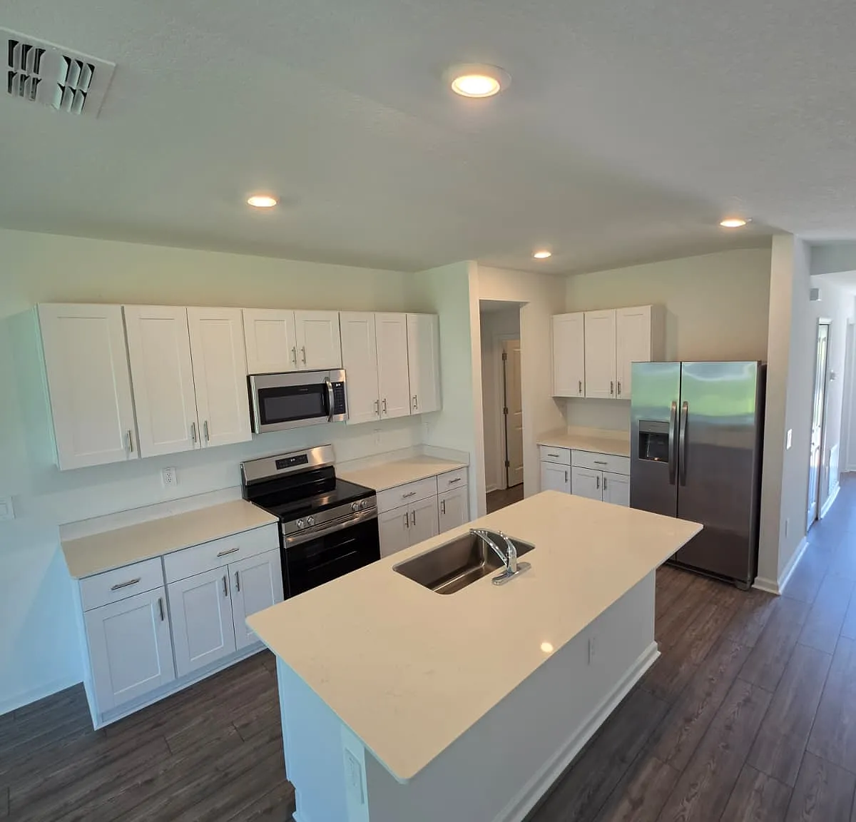 3 bed, 1428 sqft, $1,895 — Photo 3