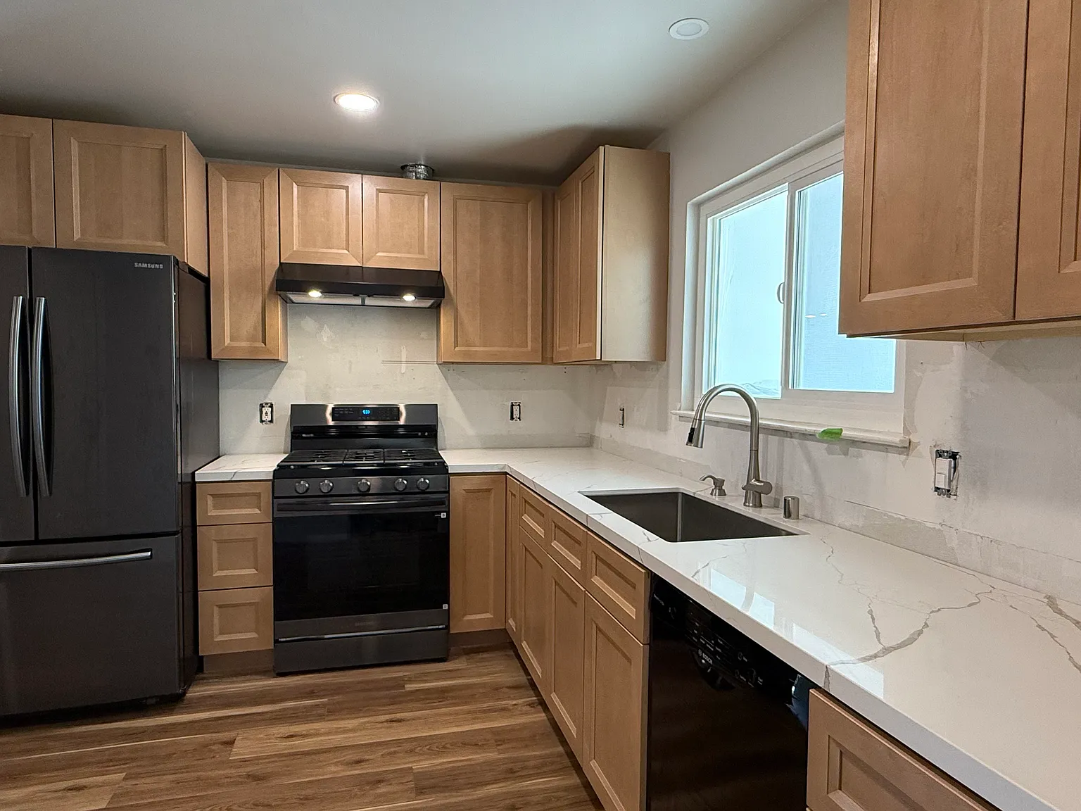 668 Toyon Avenue — Photo 3
