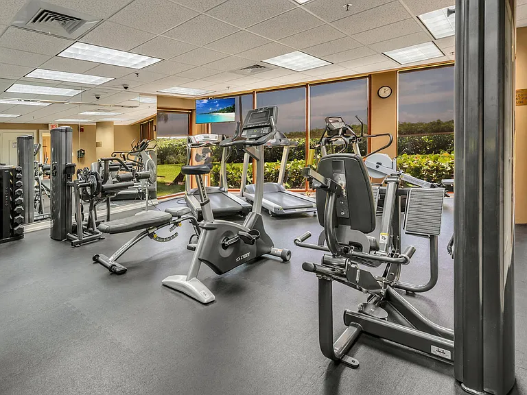 530 Ocean Dr #202 — Photo 22
