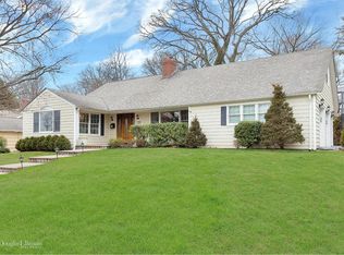 139 Rolling Hill Rd, Manhasset, NY 11030