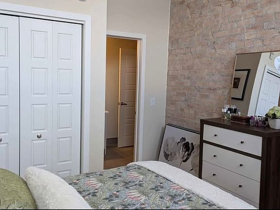 5th image of 65 Saint Andrews St #65