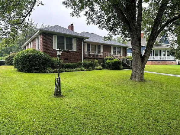 75 S Greenwood Ave, Ware Shoals, SC 29692