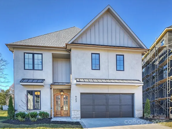 923 Laurel Creek Ln, Charlotte, NC 28211