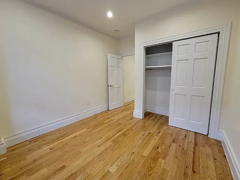 131 Thompson St #4Y — Photo 4