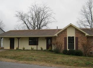 419 Stonewall St, West Point, MS 39773