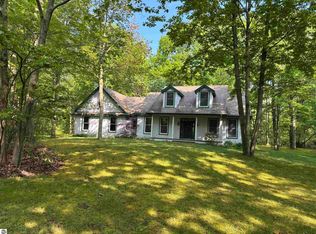 5867 Huron Woods Dr, Tawas City, MI 48763