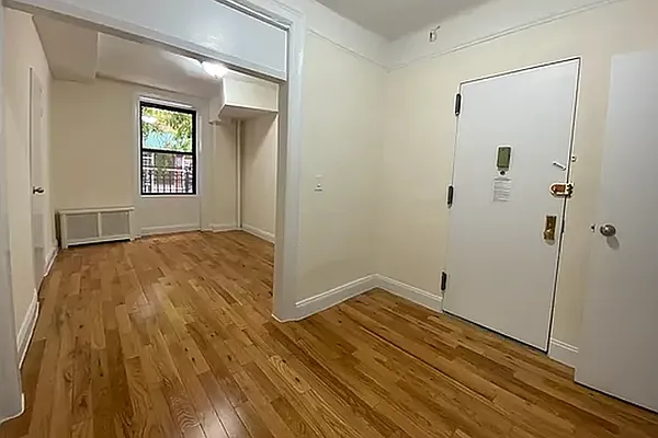 Rented by City Connections Realty | media 1