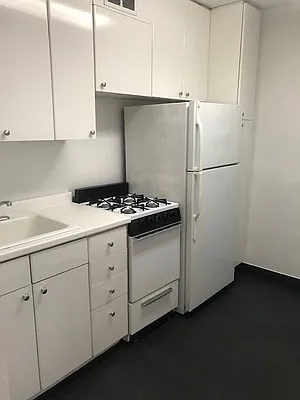 Rented by Carlyle Property Management | media 6