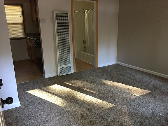 3rd image of 2565 Pinter Ave #2