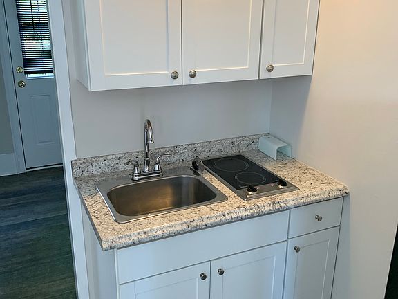 2nd image of 15 Franklin St Suite 1