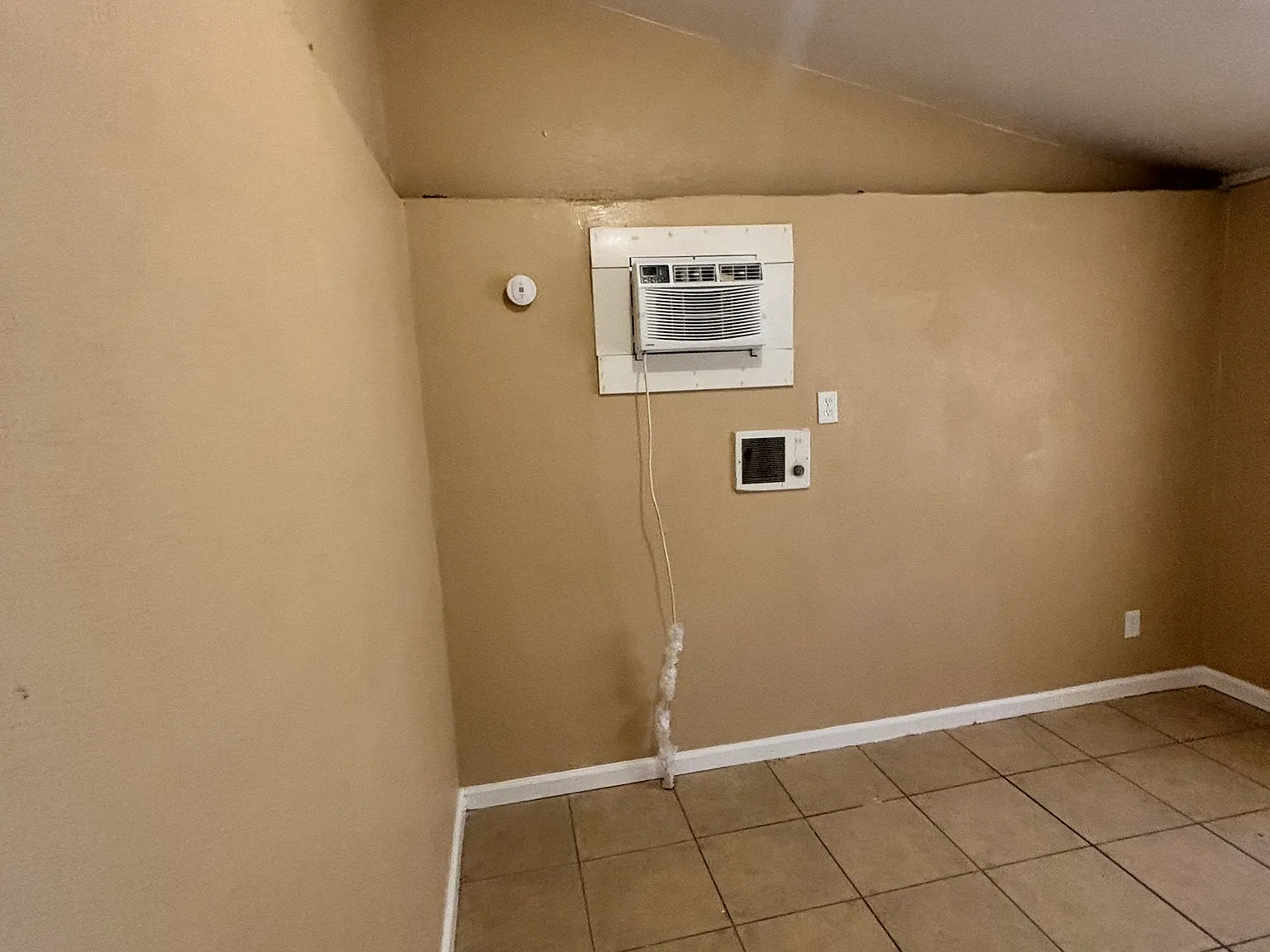 1 bed, 900 sqft, $800 — Photo 3
