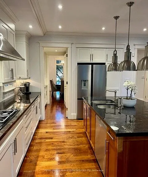 33 Howard Ave — Photo 10