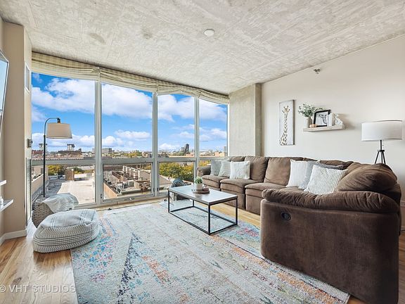 3rd image of 1845 S Michigan Ave Unit 804