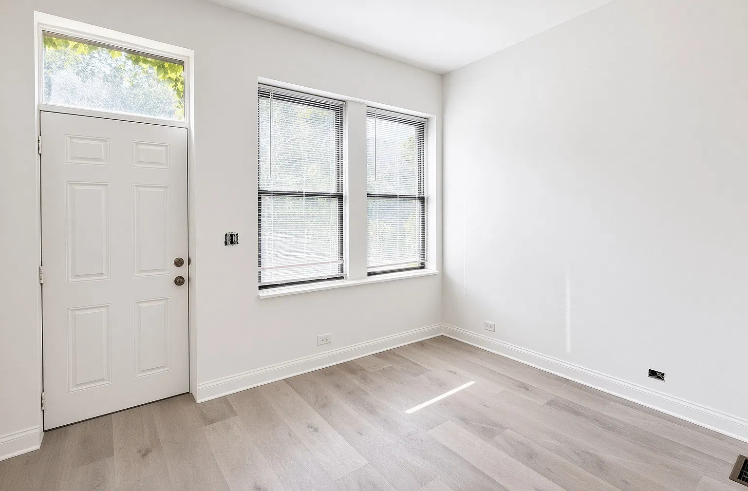 2 bed, $2,139 — Photo 2
