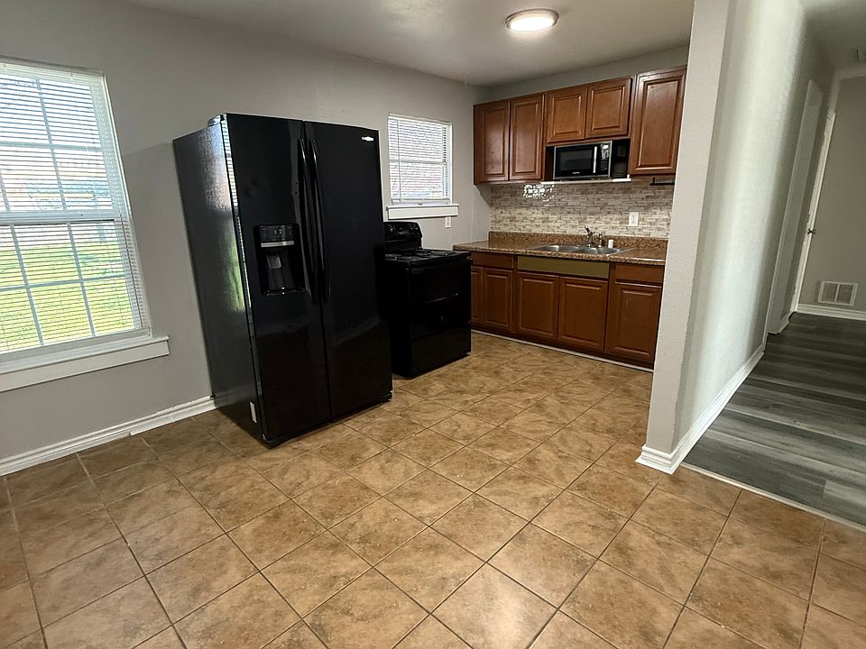 1st image of 212 Kay Ln