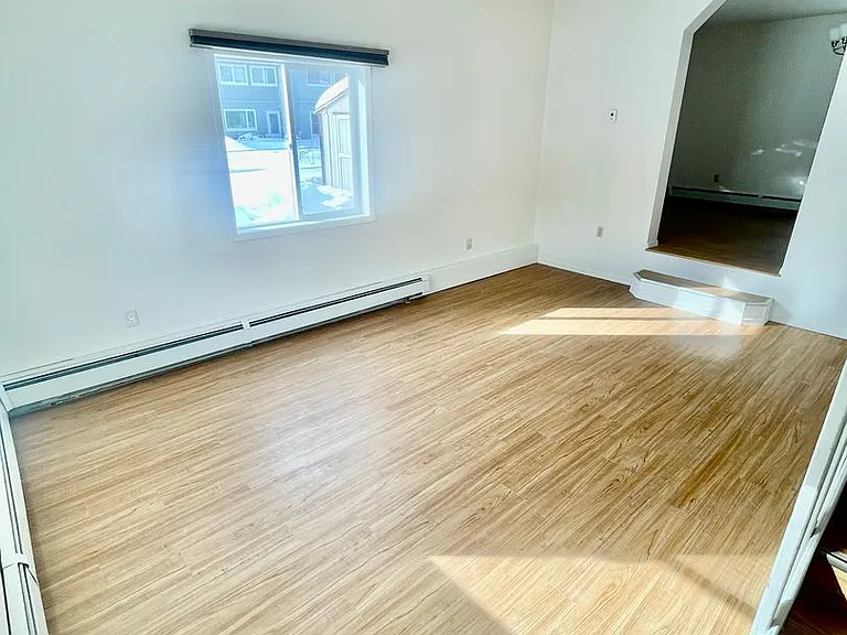 202 Princess Dr — Photo 2
