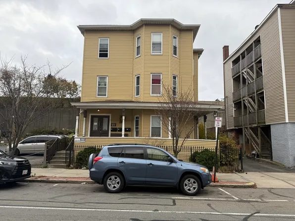 195 Millbury St, Worcester, MA 01610