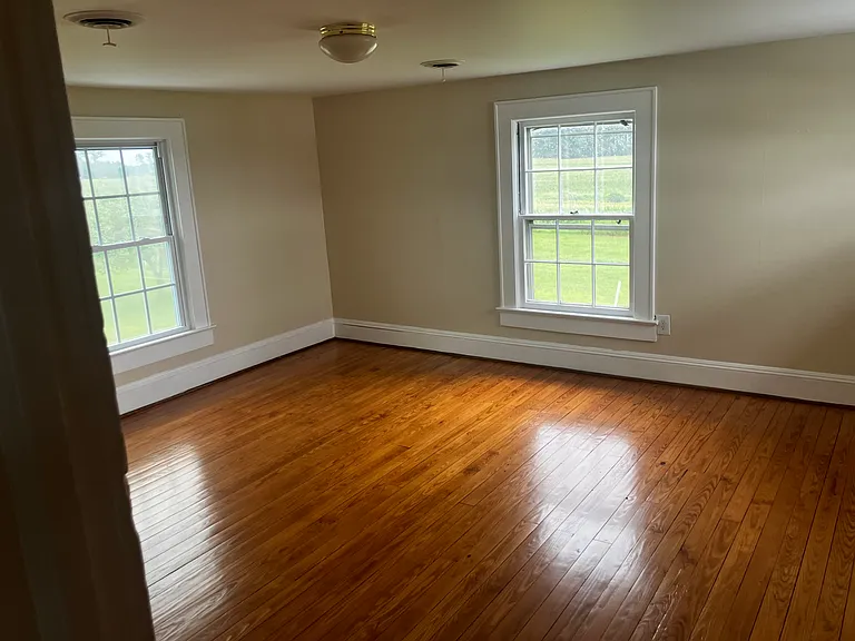 Green Meadows Ln — Photo 12