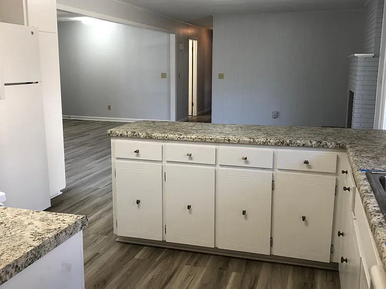 909 Martingale Dr — Photo 6