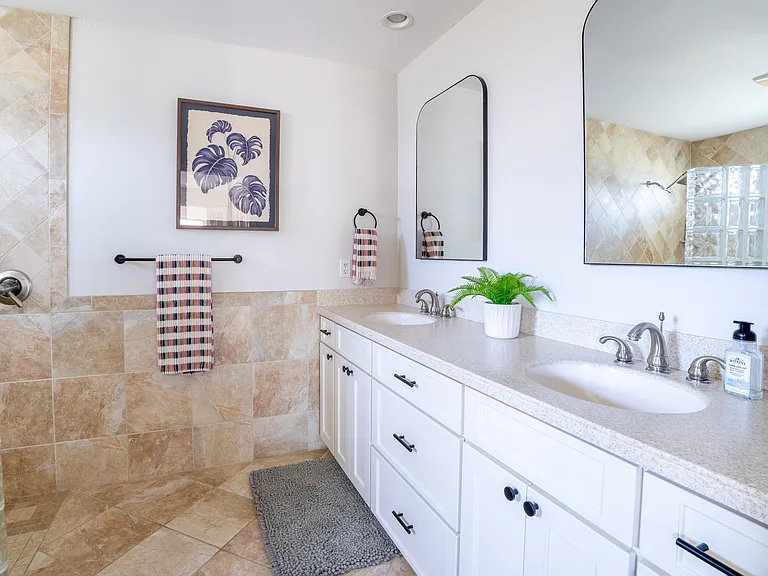 1105 Caples St — Photo 17