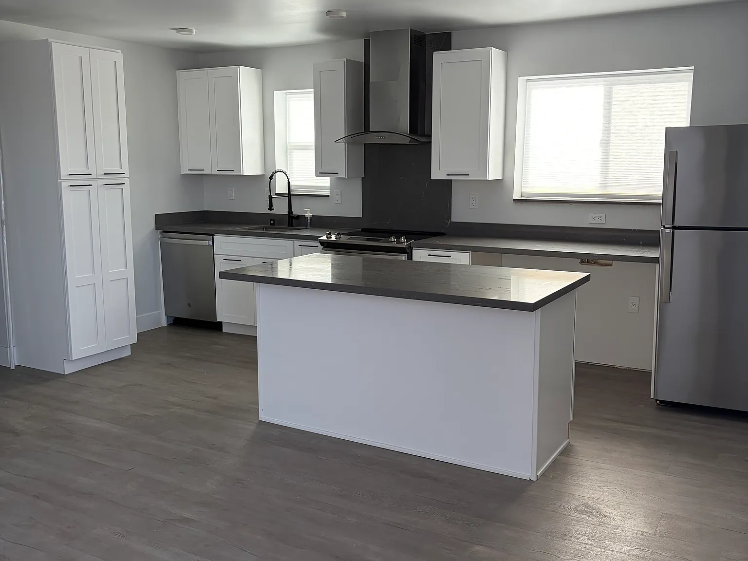 3 bed, 850 sqft, $1,800 — Photo 4