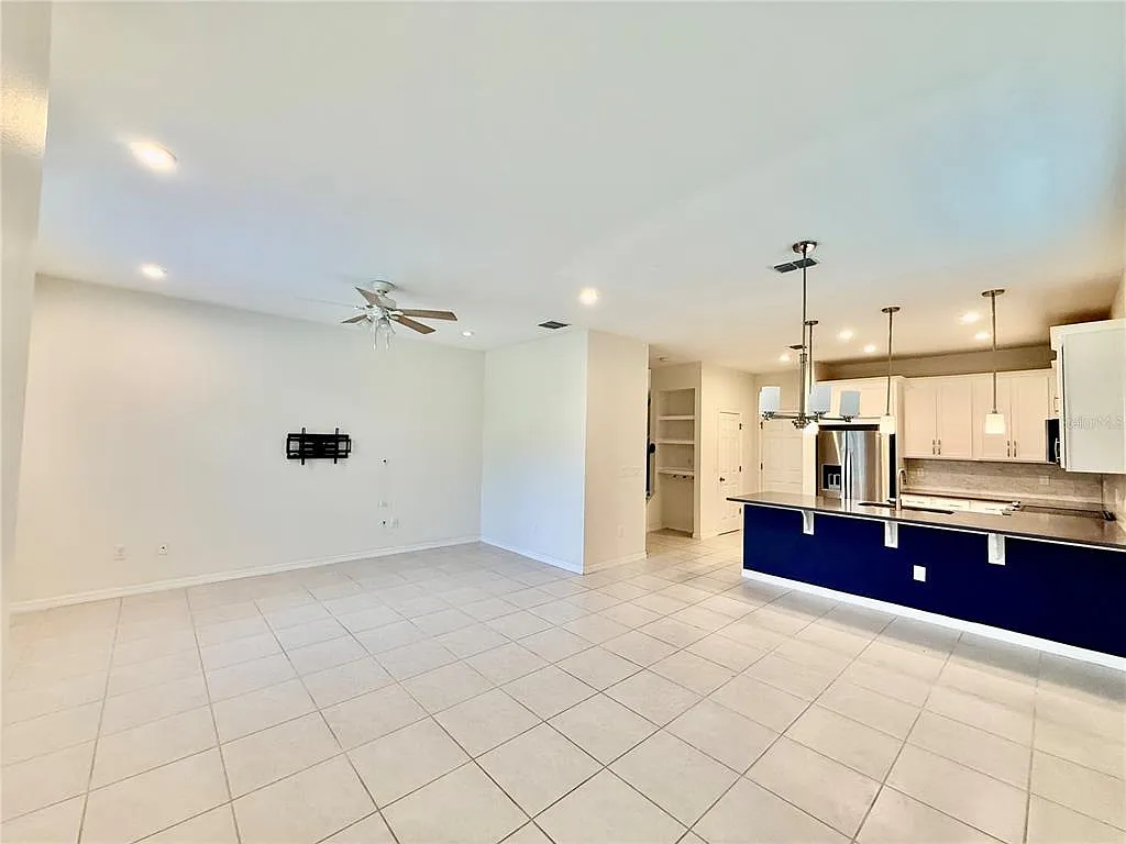 3 bed, 2.5 bath, 1445 sqft, $2,700 — Photo 4